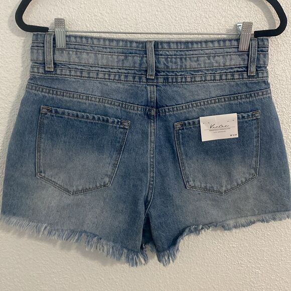 NWT- KanCan- high rise medium wash denim jean shorts- size 9/28 - Picture 6 of 10